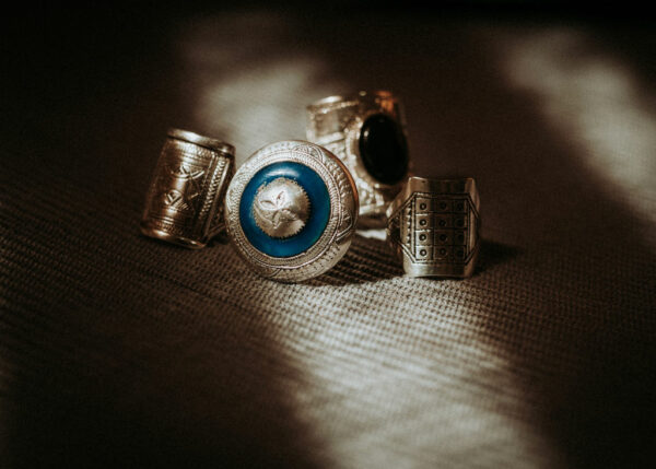 Bague Touareg en argent gravée pierre Lapis – Image 2